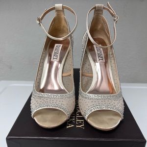 Badgley Mischa - Heylin Pump Ivory Satin, size 6.5.